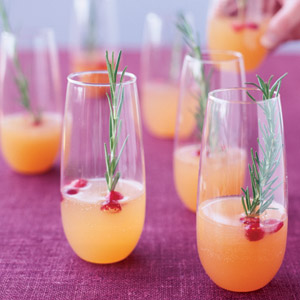 sparkling-pear-cranberry-cocktail-recipe-mslo-mdn