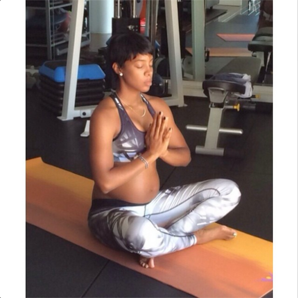 Kelly Rowland Baby Bump Picture